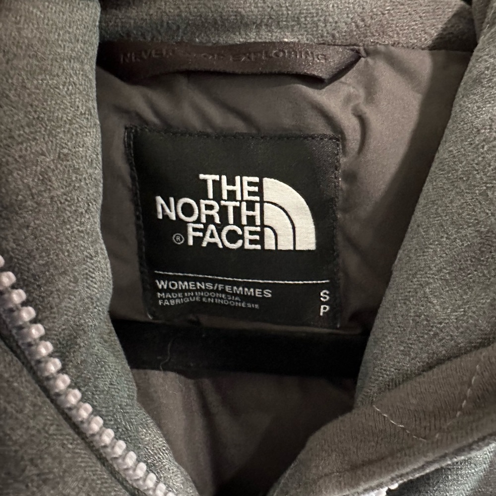 The North Face Women Arctic Parka | Small | Gray | Winter Coat | - Picture 7 of 13